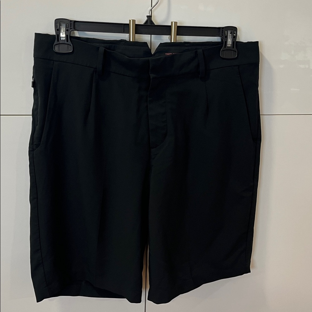 Tiger Woods Collection (Nike) Black Golf Shorts, Size 32